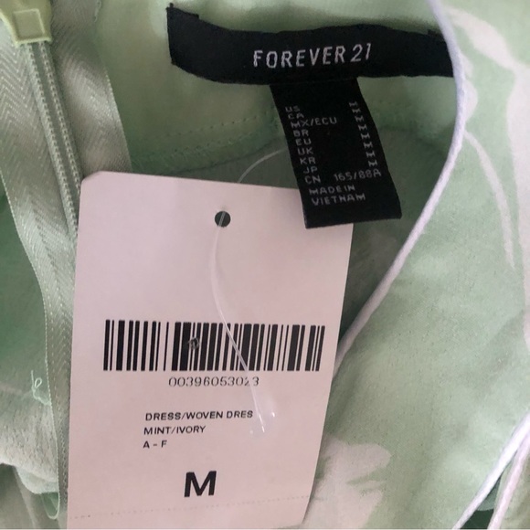 ❤️NWT Forever 21 Green Plunging Floral Tulip High Low Summer Dress Size M - Picture 7 of 7